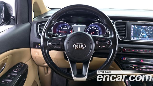 Kia Carnival 11-Seater Hi-Limousine Prestige 2020 — фото 12