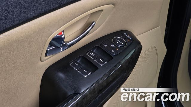 Kia Carnival 11-Seater Hi-Limousine Prestige 2020 — фото 16