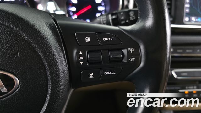 Kia Carnival 11-Seater Hi-Limousine Prestige 2020 — фото 17