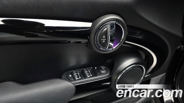 MINI Cooper 5Door HIGH 3rd 2020 — фото 18