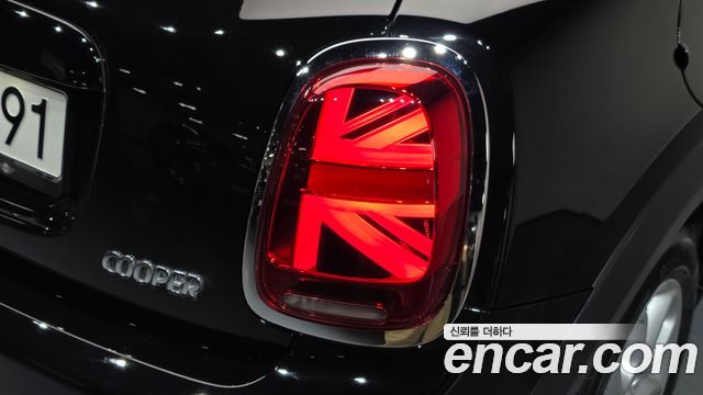 MINI Cooper 5Door HIGH 3rd 2020 — фото 23