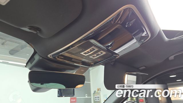 Land Rover Range Rover Velar 3.0 D300 R-Dynamic HSE 2018 — фото 18