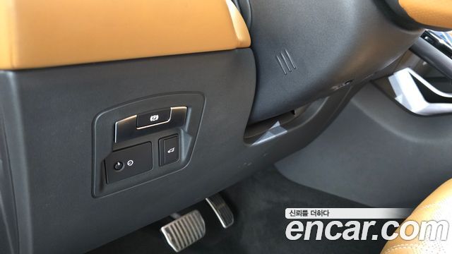 Land Rover Range Rover Velar 3.0 D300 R-Dynamic HSE 2018 — фото 19