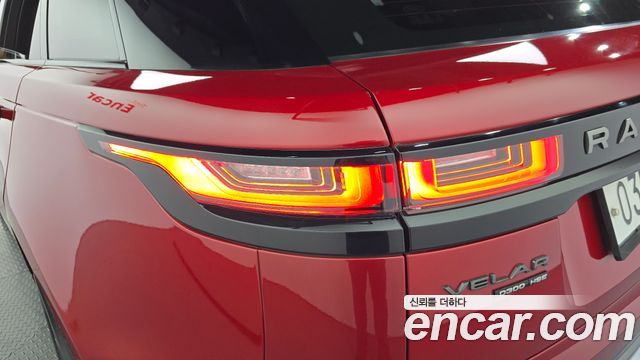 Land Rover Range Rover Velar 3.0 D300 R-Dynamic HSE 2018 — фото 23