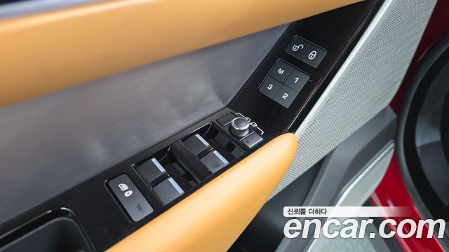 Land Rover Range Rover Velar 3.0 D300 R-Dynamic HSE 2018 — фото 28