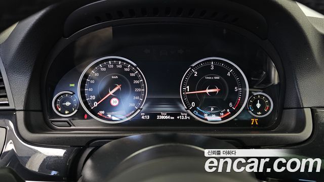 BMW 5 Series (F10) 520d xDrive M Aero Dynamic 2016 — фото 8
