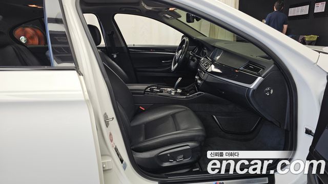 BMW 5 Series (F10) 520d xDrive M Aero Dynamic 2016 — фото 11