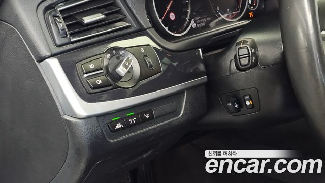BMW 5 Series (F10) 520d xDrive M Aero Dynamic 2016 — фото 16