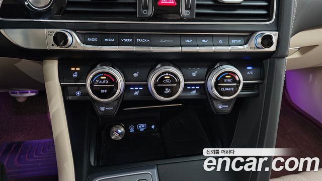 Genesis G70 3.3T Sport AWD Prestige 2019 — фото 17
