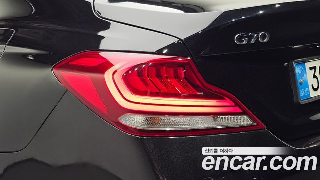 Genesis G70 3.3T Sport AWD Prestige 2019 — фото 23