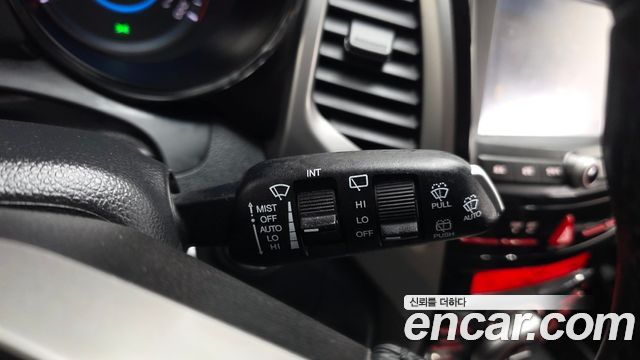 KG Mobility (SsangYong) Tivoli LX 2WD DLX 2016 — фото 19
