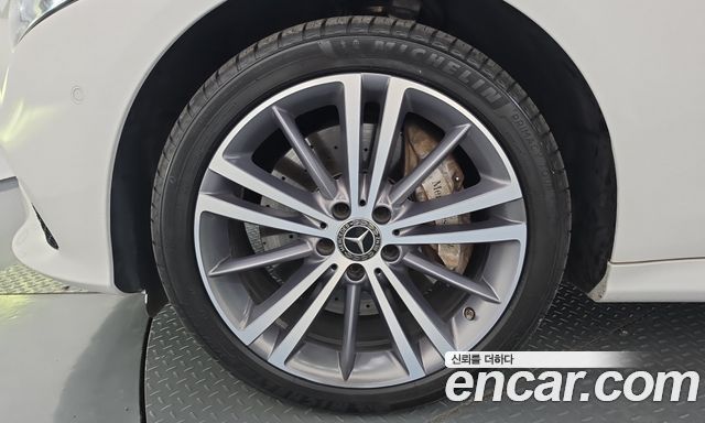Mercedes-Benz CLS-Class (C257) CLS400d 4MATIC 2019 — фото 5