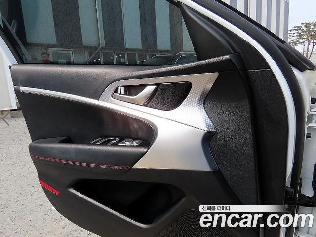 Genesis G70 Gasoline 2.0T 2WD 2021 — фото 16
