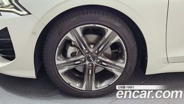 Kia K5 (III) 2.0 Signature 2023 — фото 5
