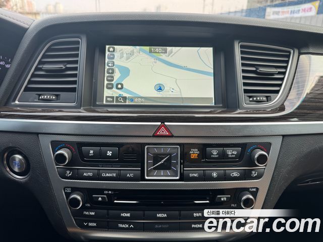 Genesis G80 3.3 GDI AWD Luxury 2018 — фото 16