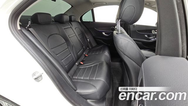 Mercedes-Benz C-Class (W205) C220 d 4MATIC Exclusive 2019 — фото 11