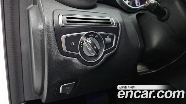 Mercedes-Benz C-Class (W205) C220 d 4MATIC Exclusive 2019 — фото 20