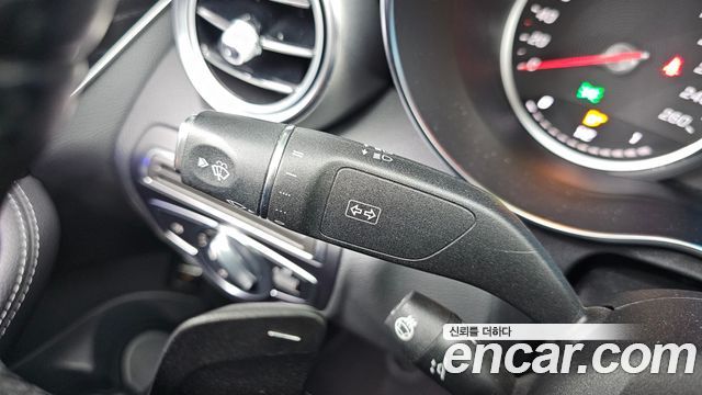 Mercedes-Benz C-Class (W205) C220 d 4MATIC Exclusive 2019 — фото 27
