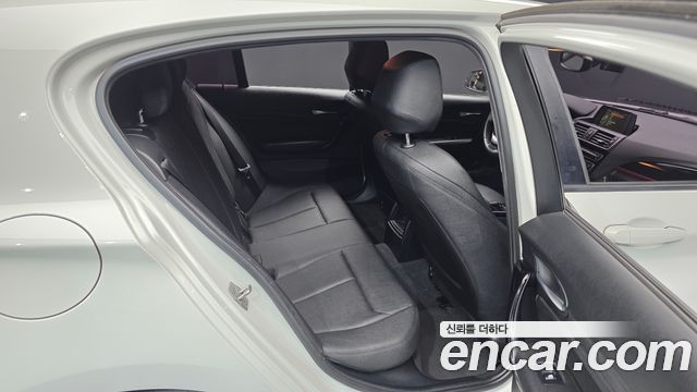 BMW 1 Series (F20) 118d Sport 5Door 2017 — фото 16