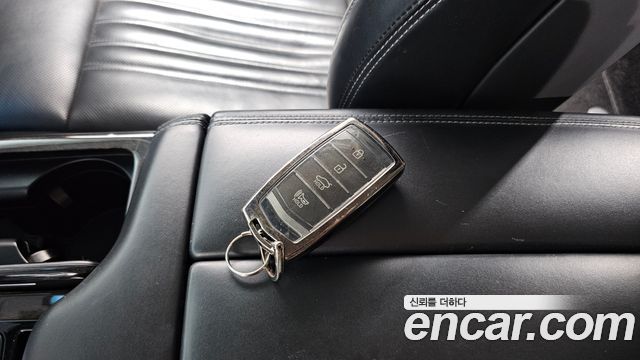 Genesis EQ900 5.0 GDI AWD Prestige 2018 — фото 38