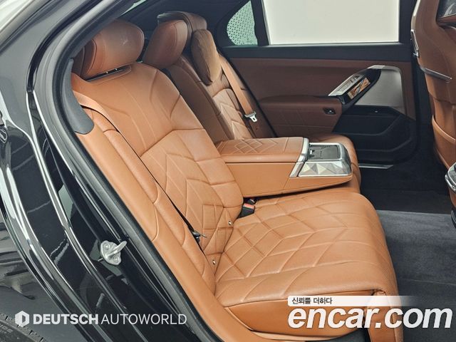 BMW i7 (G70) eDrive 50 M Sport 2024 — фото 16