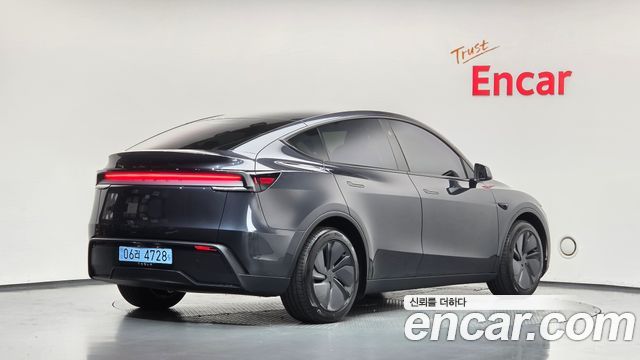 Tesla Model Y RWD 2025 — фото 2