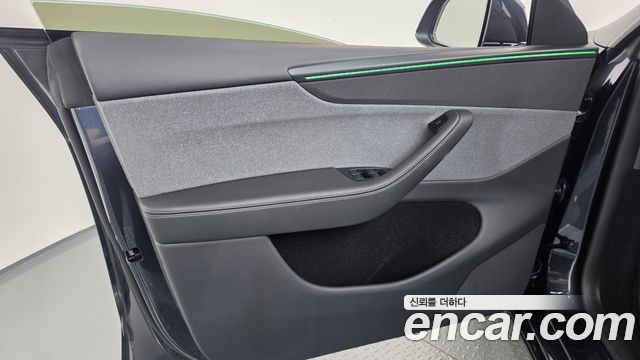 Tesla Model Y RWD 2025 — фото 24