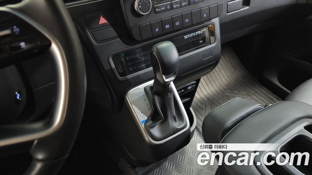 Hyundai Staria L3.5  Kinder Safety Car 11-Seater 2024 — фото 9