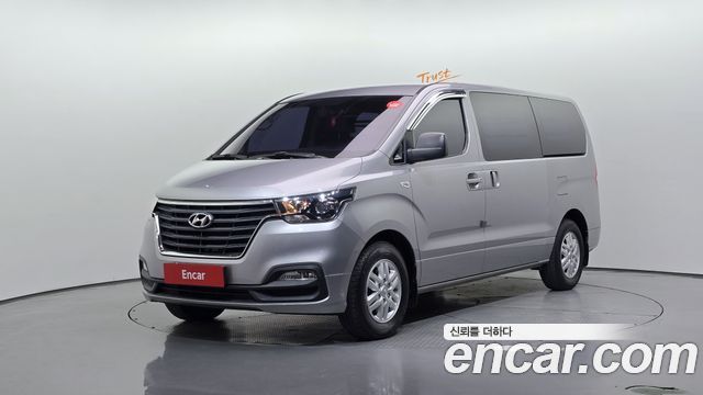 Hyundai Grand Starex Van 3-Seater Smart 2019 — фото 1