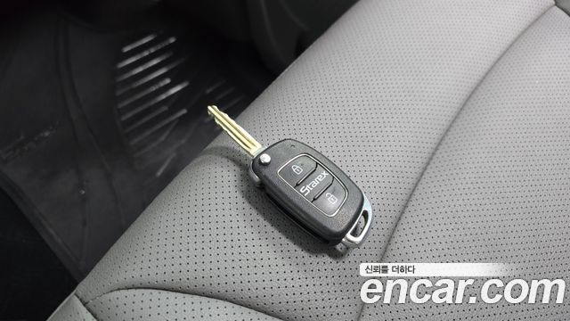 Hyundai Grand Starex Van 3-Seater Smart 2019 — фото 16
