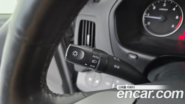 Hyundai Grand Starex Van 3-Seater Smart 2019 — фото 19