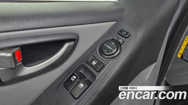 Hyundai Grand Starex Van 3-Seater Smart 2019 — фото 20