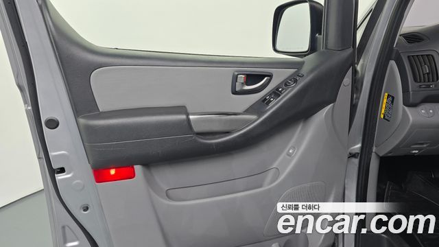 Hyundai Grand Starex Van 3-Seater Smart 2019 — фото 24