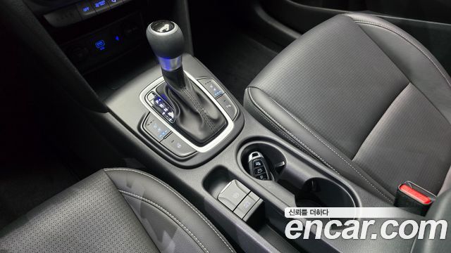 Hyundai Kona Hybrid Premium Special 2020 — фото 9