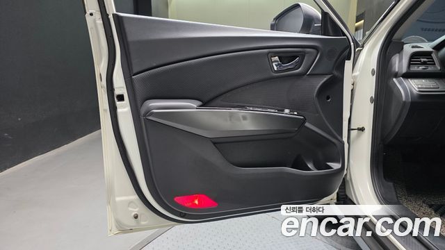 KG Mobility (SsangYong) Tivoli Air Diesel IX 2WD 2017 — фото 24
