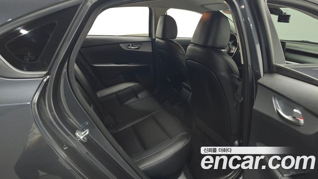 Kia K3 (II) 1.6 Prestige 2022 — фото 26