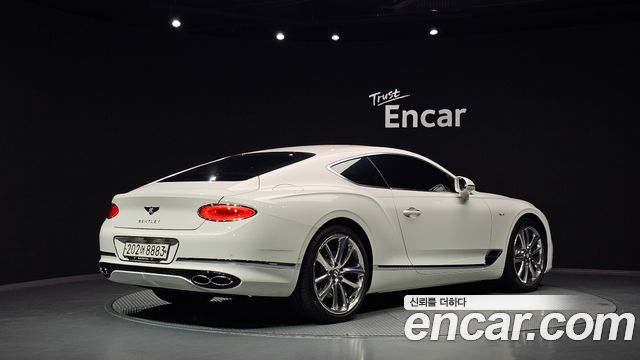 Bentley Continental GT (III) 4.0 GT Azure 2023 — фото 2