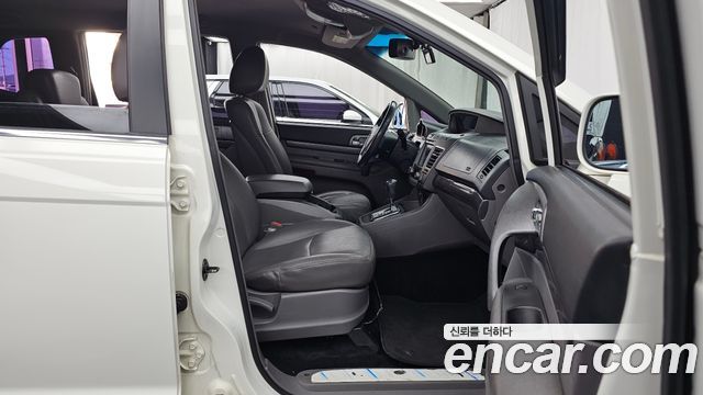 KG Mobility (SsangYong) Korando Turismo 4WD Extreme 9-seater 2015 — фото 11