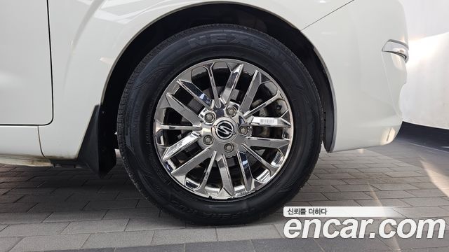 KG Mobility (SsangYong) Korando Turismo 4WD Extreme 9-seater 2015 — фото 21