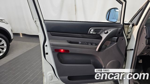 KG Mobility (SsangYong) Korando Turismo 4WD Extreme 9-seater 2015 — фото 24