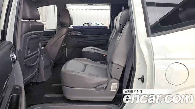 KG Mobility (SsangYong) Korando Turismo 4WD Extreme 9-seater 2015 — фото 26