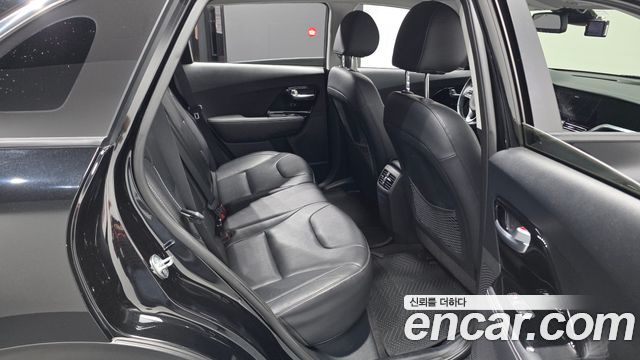 Kia Niro EV Noblesse 2022 — фото 11