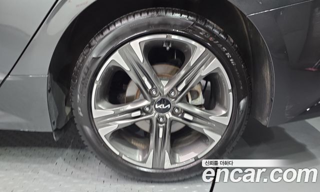 Kia K5 (III) 2.0 Prestige 2023 — фото 21