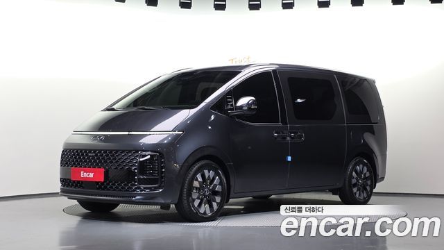 Hyundai Staria L3.5 Lounge 9-Seater Inspiration 2023 — фото 1