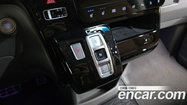 Hyundai Staria L3.5 Lounge 9-Seater Inspiration 2023 — фото 9