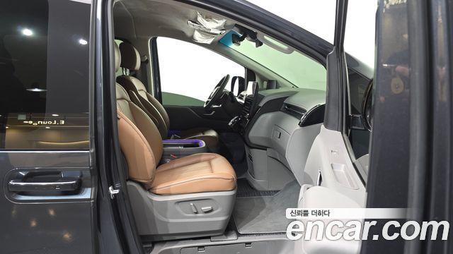 Hyundai Staria L3.5 Lounge 9-Seater Inspiration 2023 — фото 11