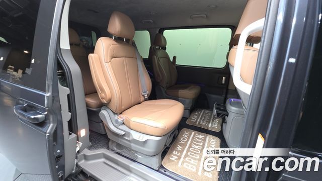 Hyundai Staria L3.5 Lounge 9-Seater Inspiration 2023 — фото 12