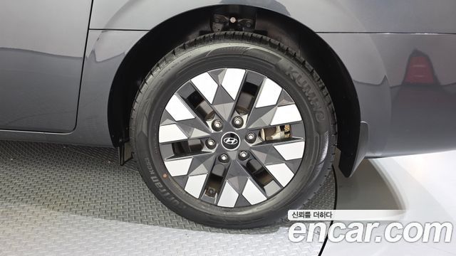 Hyundai Staria L3.5 Lounge 9-Seater Inspiration 2023 — фото 21