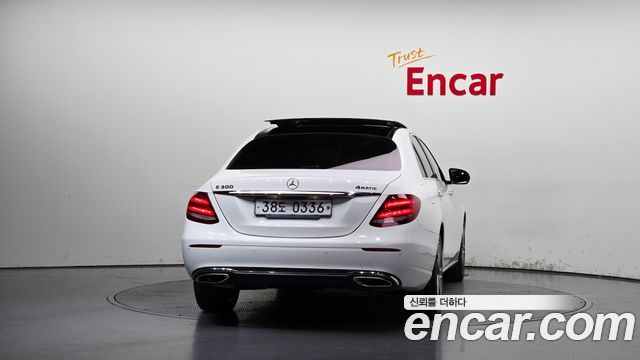 Mercedes-Benz E-Class (W213) E300 Avantgarde 2017 — фото 4