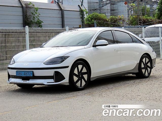 Hyundai Ioniq 6 Long Range Exclusive + 2023 — фото 2